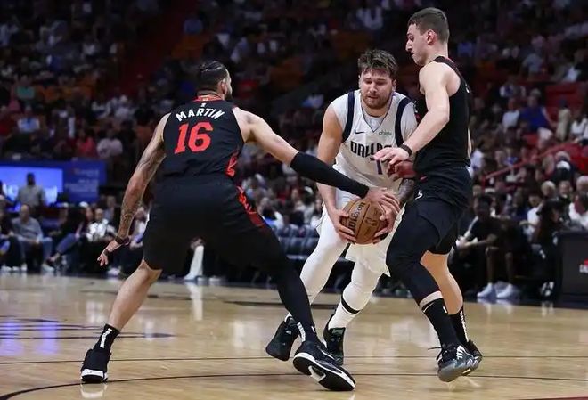 东契奇回归赛场，突破纪录首场状态亮眼，切尔西观众沸腾！的简单介绍九游APP官方版